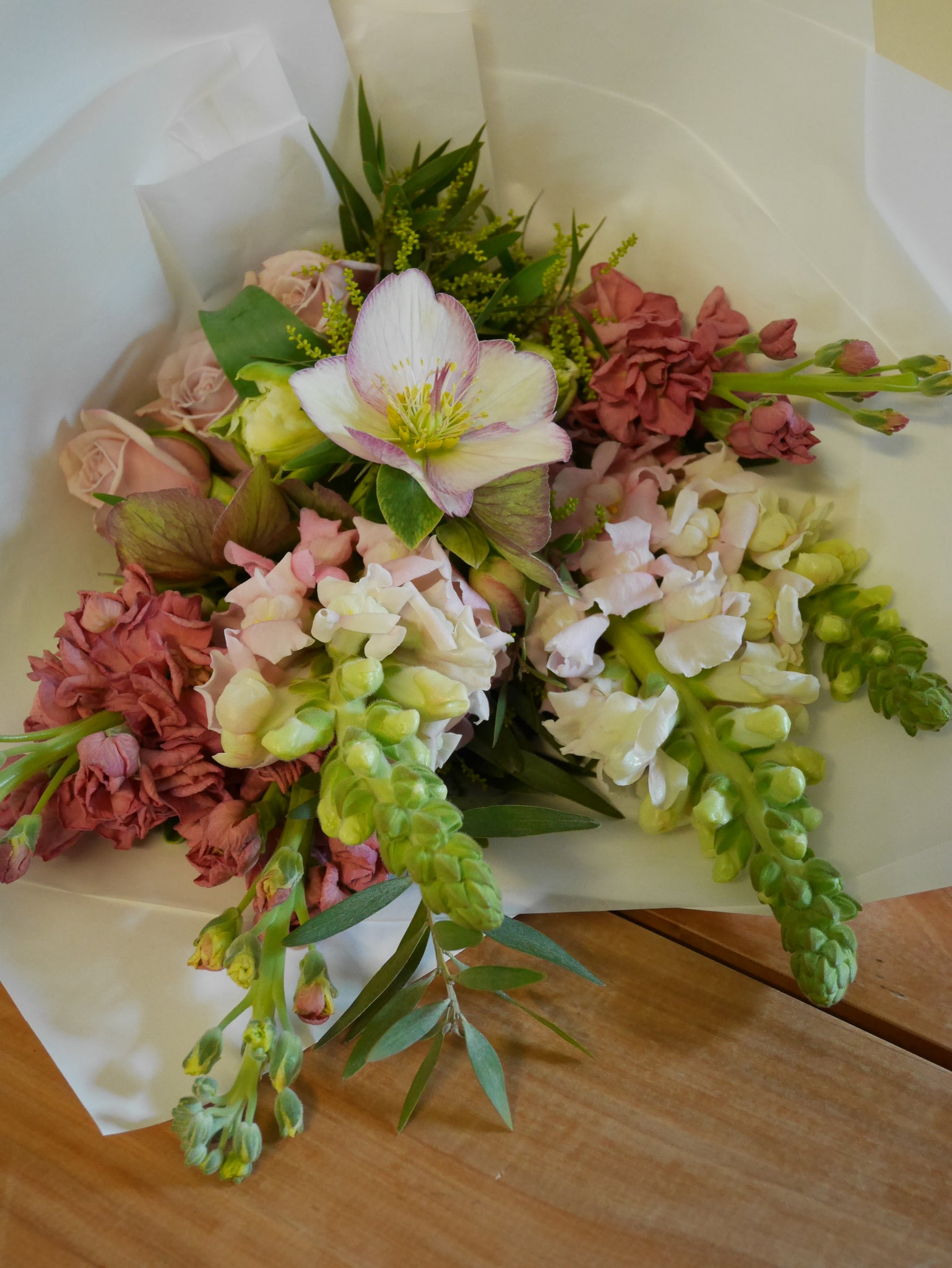 Seasonal bunch of fresh flowers - large