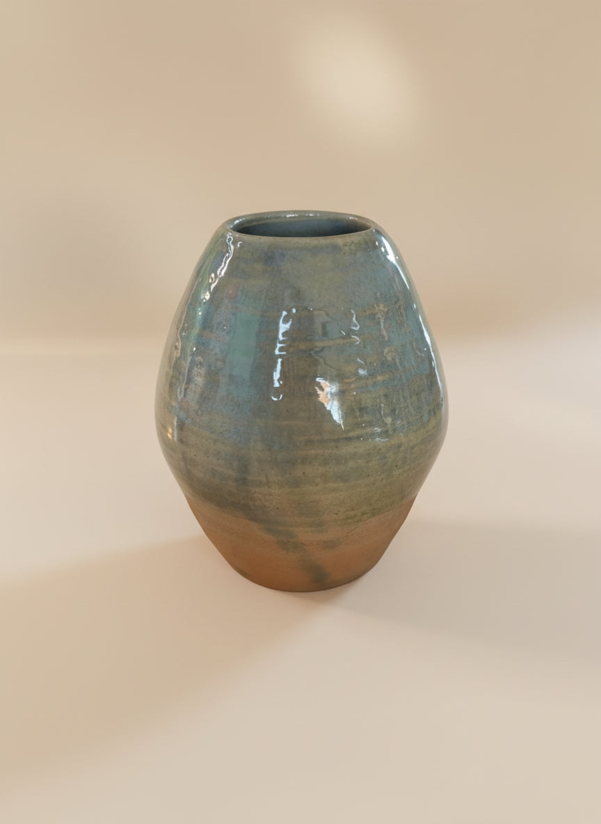 Glen Barris Bud Vase - Egg