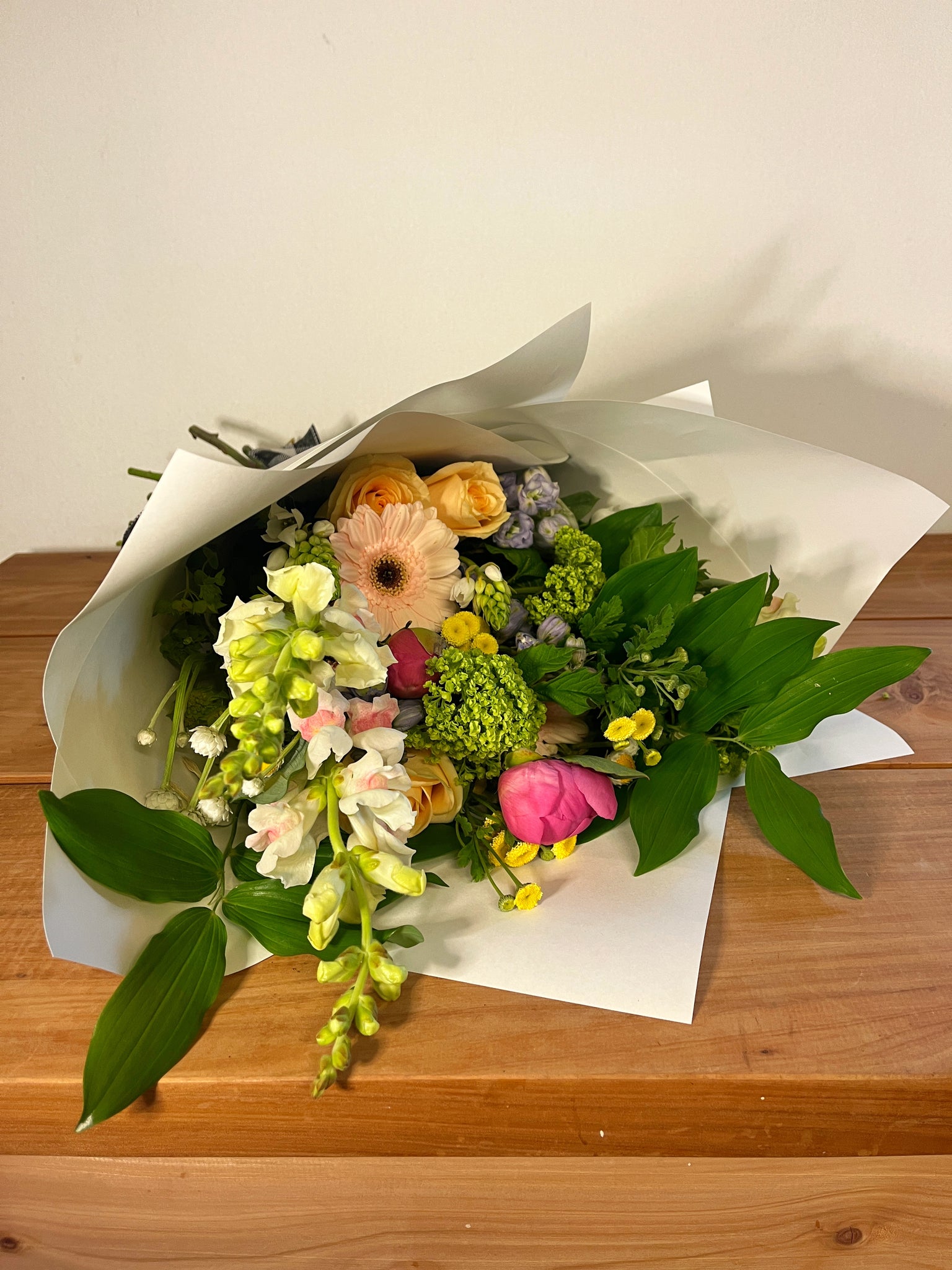 Seasonal bunch of fresh flowers - Bright Spring