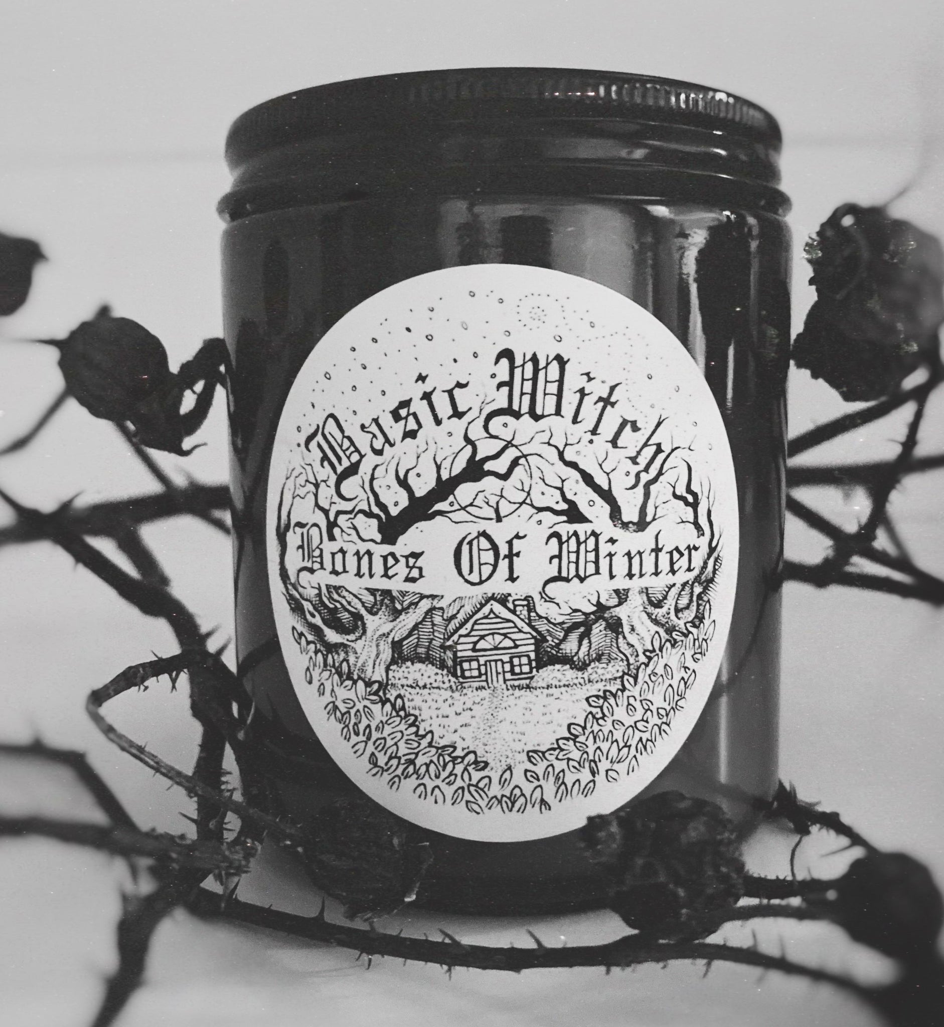 Lilith's Wicks x Darling Darklings Basic Witch Candle 200ml - Bones of Winter