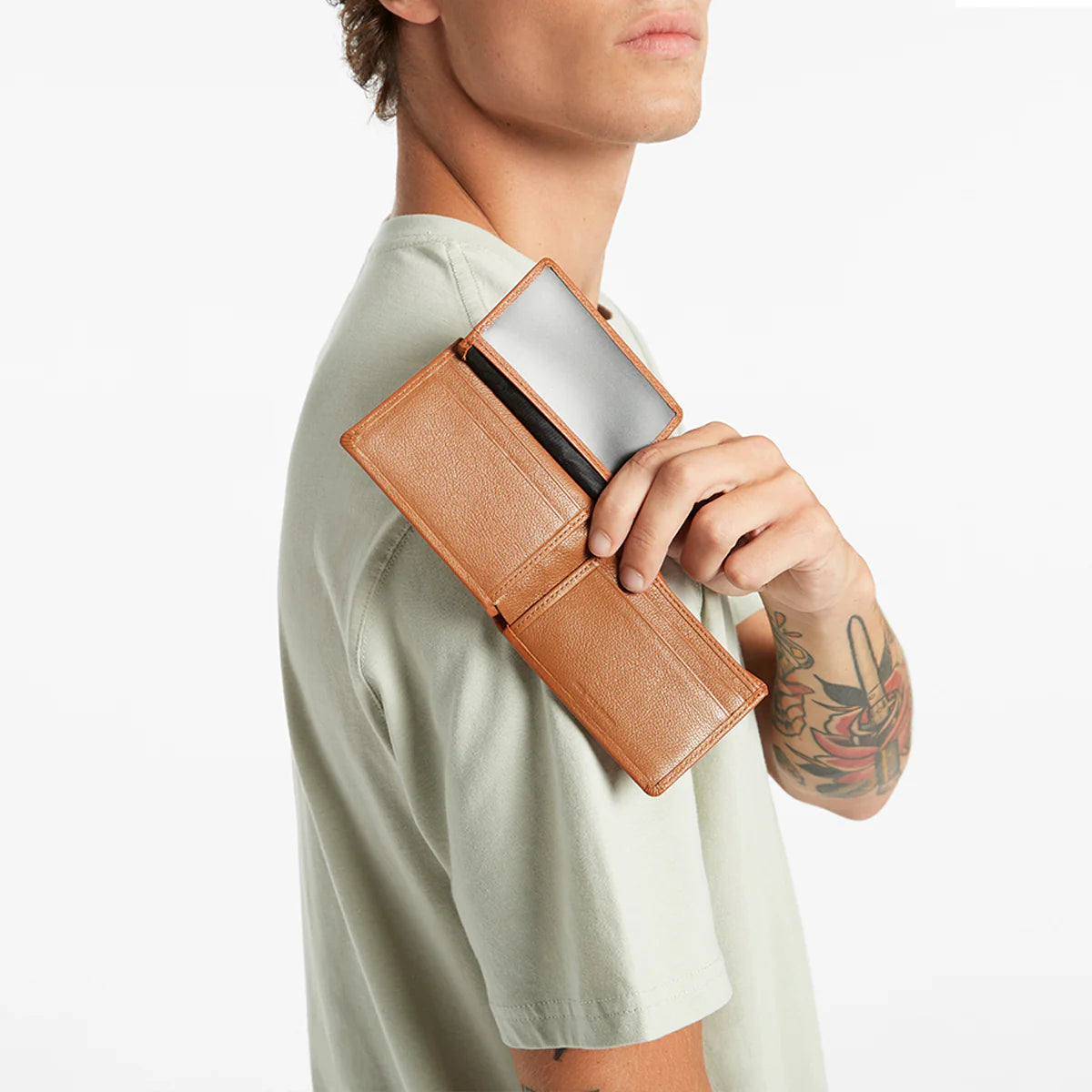 Status Anxiety wallet - Jonah - camel