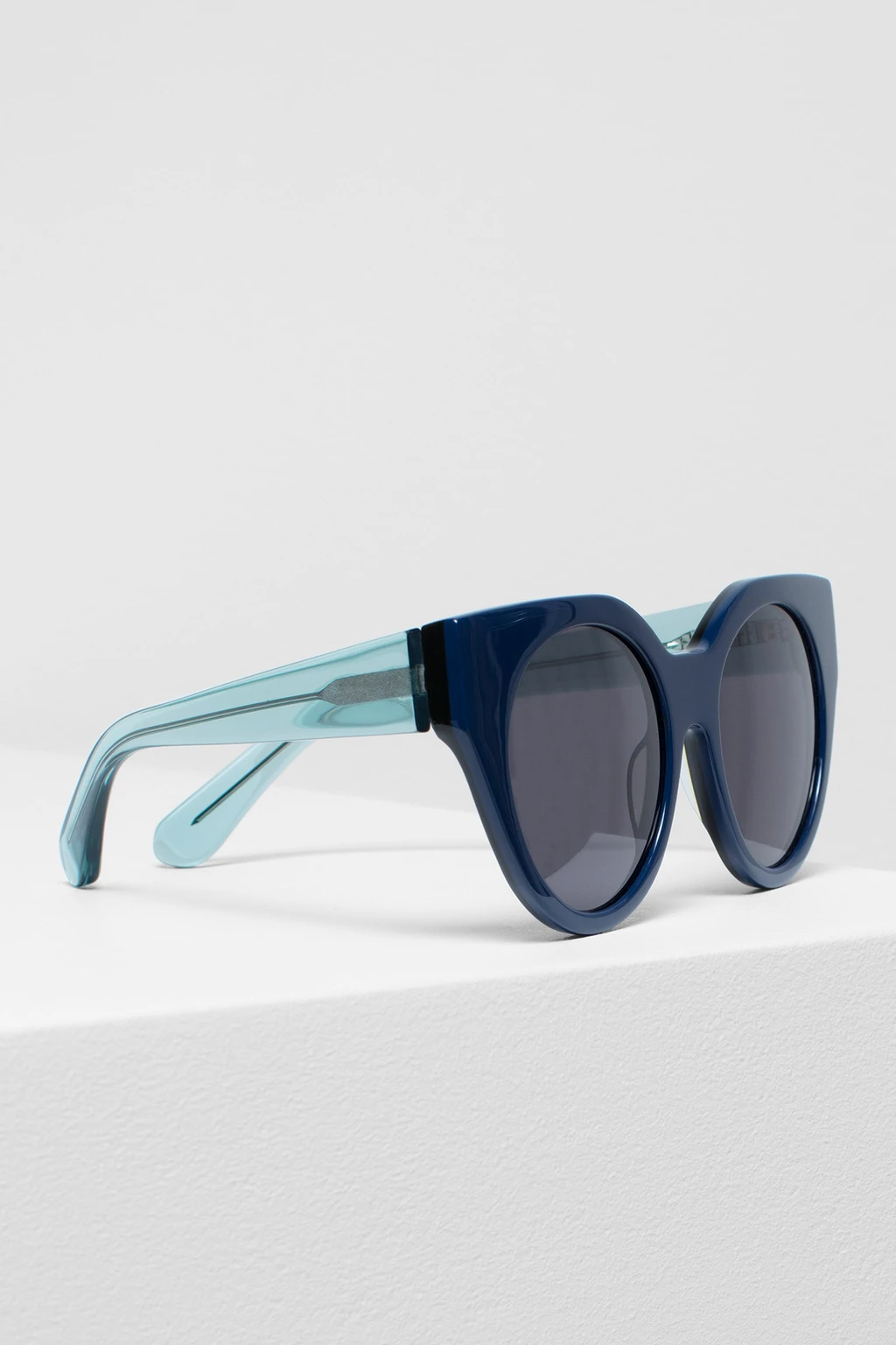 Elk Naema Sunglasses - Navy/Emerald